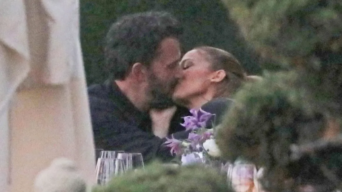 Le bisou de Ben Affleck et J-Lo 